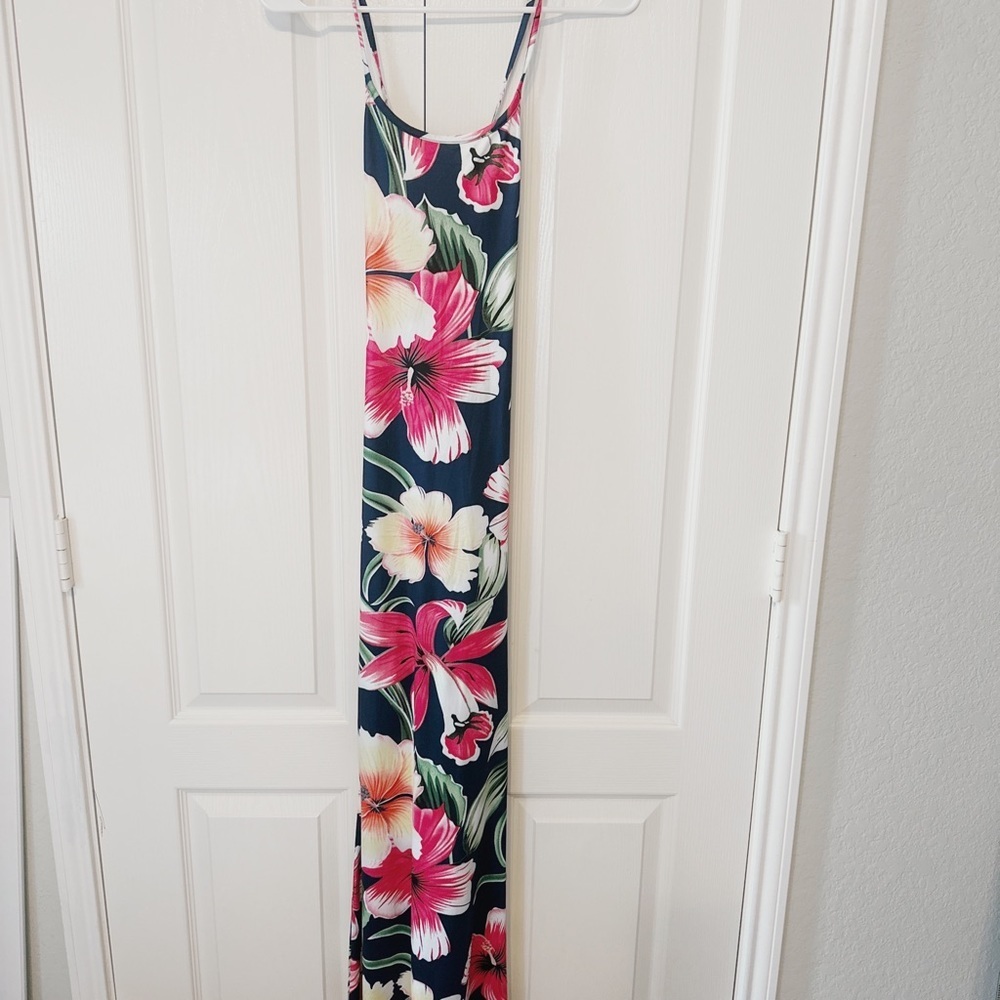 Woman’s Summer Dress Maxi Floral Open Back Size XS